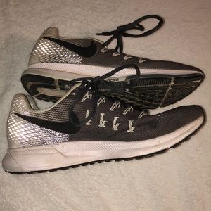 Super cute barely worn Nike zoom shoes